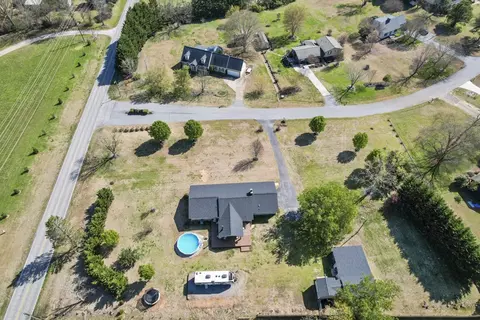 200 Evans Dr, Central, SC 29630 photo 4