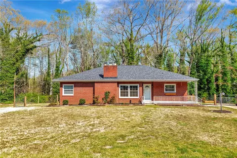 16 E Washington Cir, Honea Path, SC 29654
