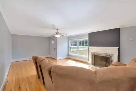 16 E Washington Cir, Honea Path, SC 29654 photo 4