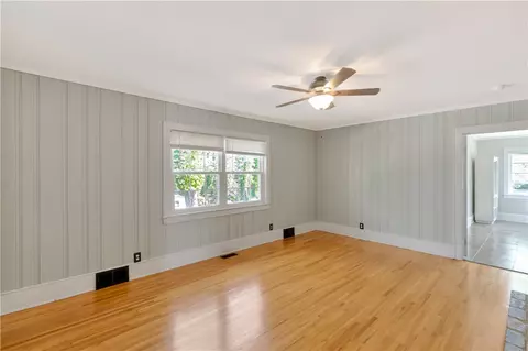 16 E Washington Cir, Honea Path, SC 29654 photo 11