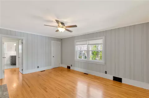 16 E Washington Cir, Honea Path, SC 29654 photo 9