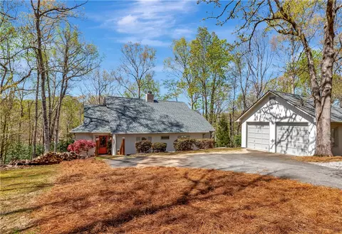 412 Paradise Cir, Townville, SC 29689