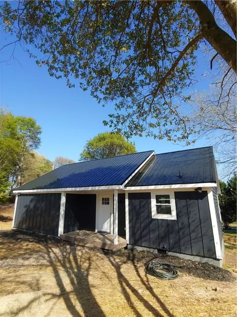 218 Maret Road Rd, Townville, SC 29689