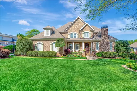 306 Kingsgate Ct, Simpsonville, SC 29681