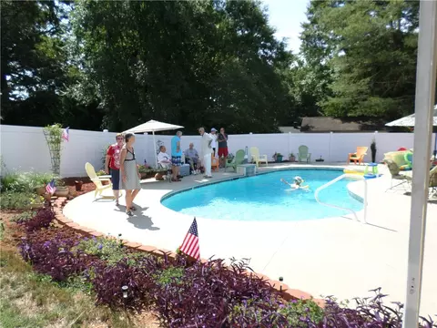 304 Shadow Ln, Seneca, SC 29678 photo 32