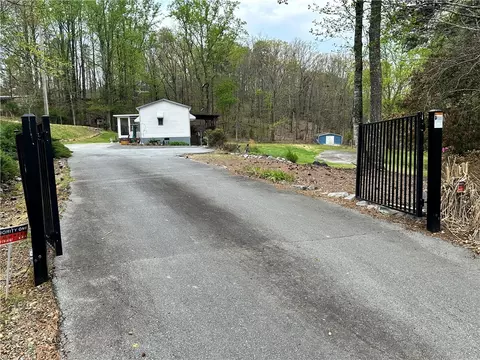 178 Anthony Rd, Pickens, SC 29671
