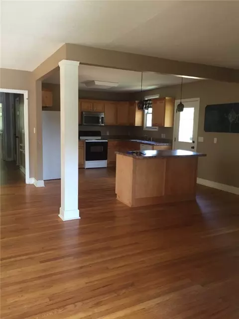 112 Maple St, Pendleton, SC 29670 photo 4