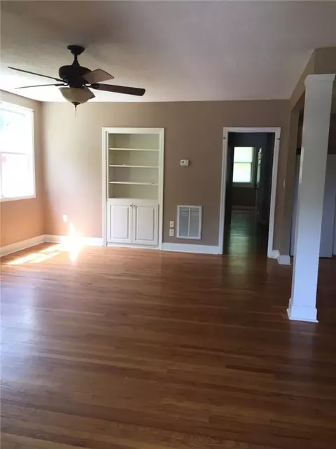 112 Maple St, Pendleton, SC 29670 photo 2