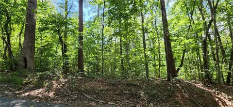 837 Ramblewood Dr, Westminster, SC 29693