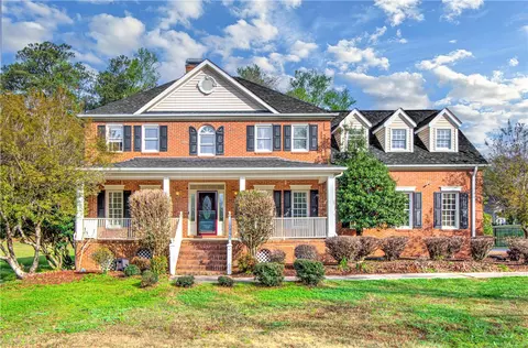 112 Centepede Ct, Greenwood, SC 29649