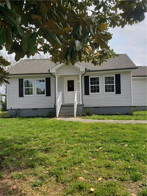 7 Terry Ct, Greenville, SC 29617