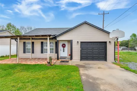 102 L St # A, Williamston, SC 29697