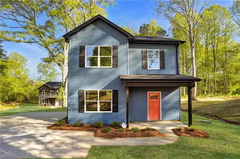 35 Parker St, Pelzer, SC 29669