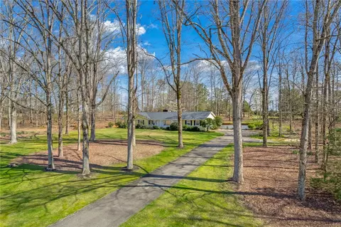 1822 Belle Shoals Rd, Pickens, SC 29671