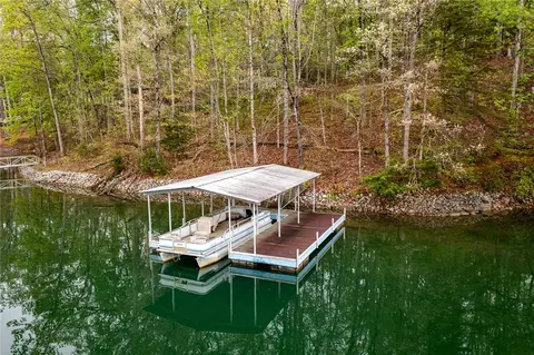 204 Crestview Ct, Seneca, SC 29672