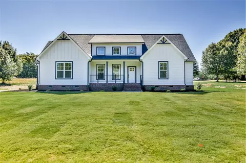 100 Sally Reed Rd, Belton, SC 29627