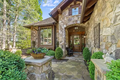 403 Crossbill Ct, Salem, SC 29676