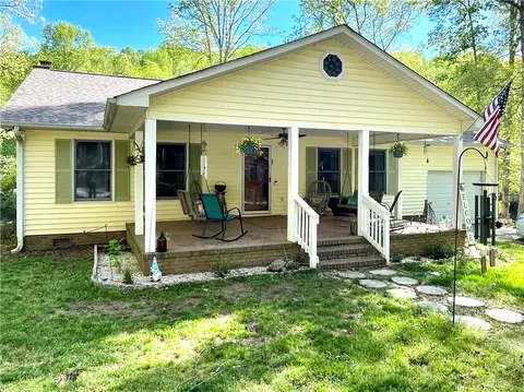 1038 Porter Rd, Pendleton, SC 29670