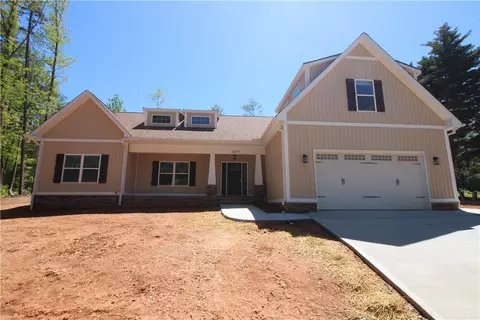 15077 Beacon Ridge Dr, Seneca, SC 29678