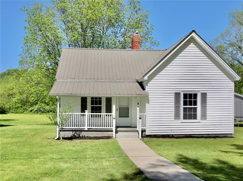 26 E Central St, Iva, SC 29655