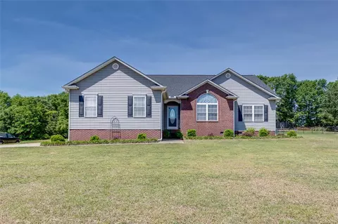 206 Spruce Creek Cir, Anderson, SC 29625