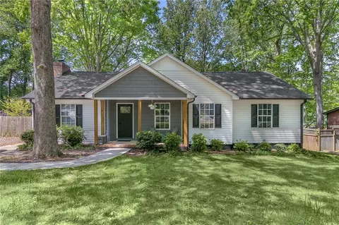 211 Duquesne Dr, Greer, SC 29650