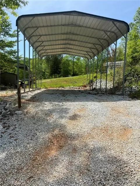 1015 Concord Dr, Westminster, SC 29693