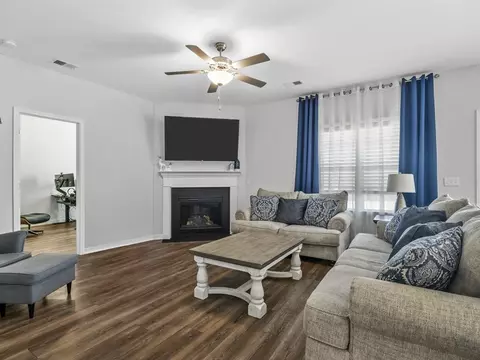618 N Meadows Ln, Easley, SC 29642 photo 2