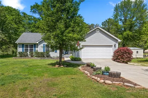 408 Chetola Rd, Seneca, SC 29672