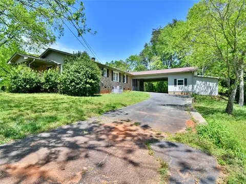 200 Powers Dr, Easley, SC 29640 photo 3