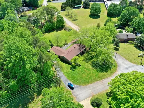200 Powers Dr, Easley, SC 29640 photo 32