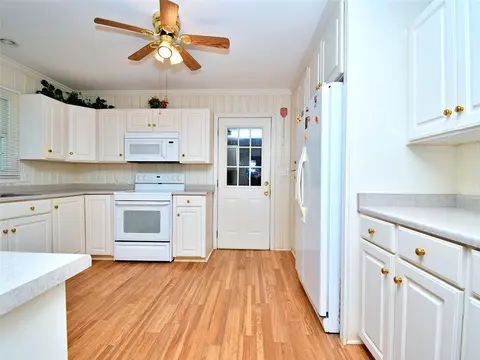 200 Powers Dr, Easley, SC 29640 photo 11
