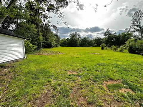 908 Mitchell Dr, Seneca, SC 29678 photo 8