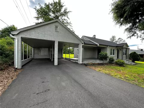 908 Mitchell Dr, Seneca, SC 29678 photo 6