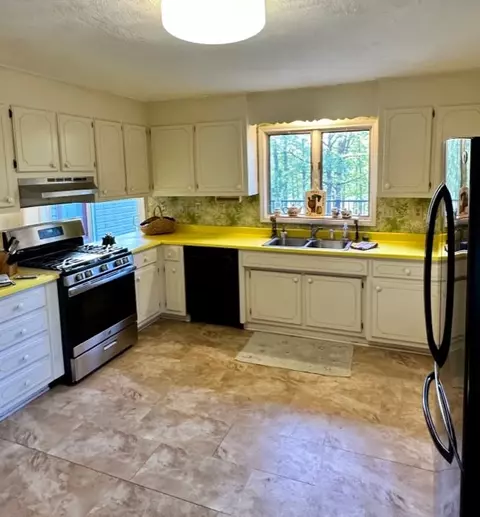 178 Pine Lake Dr, Easley, SC 29642 photo 9