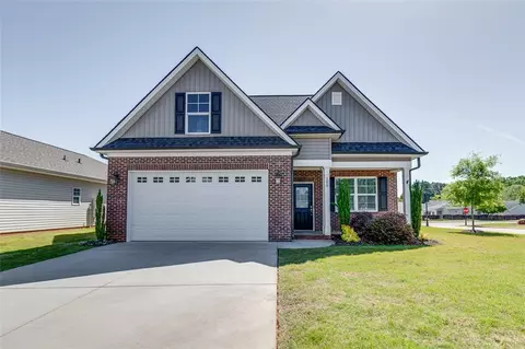 100 Tupelo Ln, Easley, SC 29642