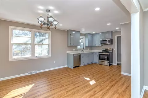 102 Astor St, Easley, SC 29642 photo 3