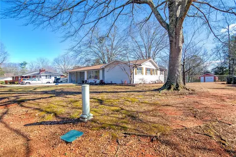 102 Astor St, Easley, SC 29642 photo 5