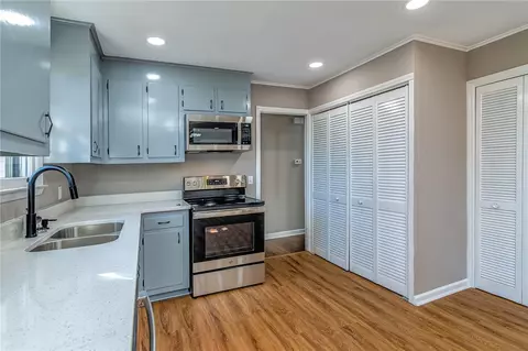 102 Astor St, Easley, SC 29642 photo 4