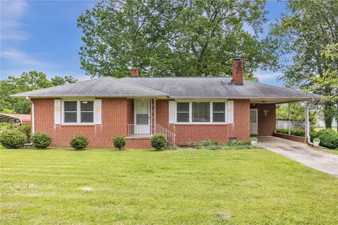 5713 S Highway 81 Hwy, Starr, SC 29684