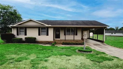 1302 Broadway School Rd, Belton, SC 29627