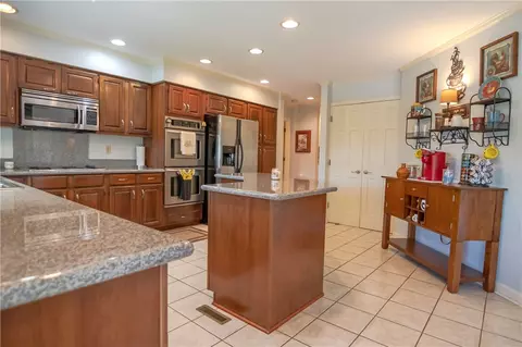 2425 Warriors Path, Anderson, SC 29621 photo 17