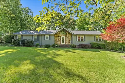 211 Autumn Dr, Williamston, SC 29697