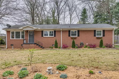 3 Laurel Dr, Taylors, SC 29687