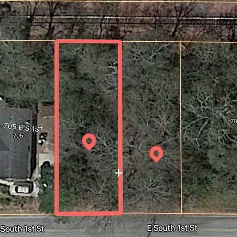 110-111 E South 1st St, Seneca, SC 29678