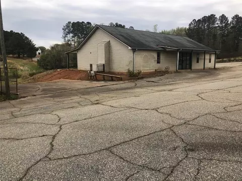 311 Clyde Arnold Dr, Starr, SC 29684