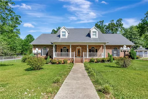 107 Cox Dr, Belton, SC 29627