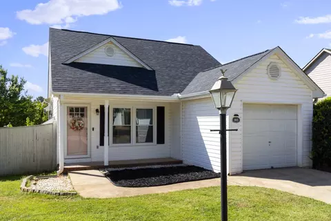 104 Magnolia Ln, Pendleton, SC 29670
