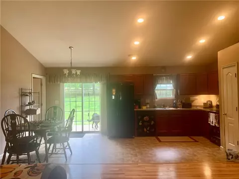 200 Mauldin St, Williamston, SC 29697 photo 4