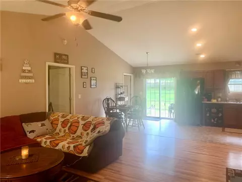 200 Mauldin St, Williamston, SC 29697 photo 3